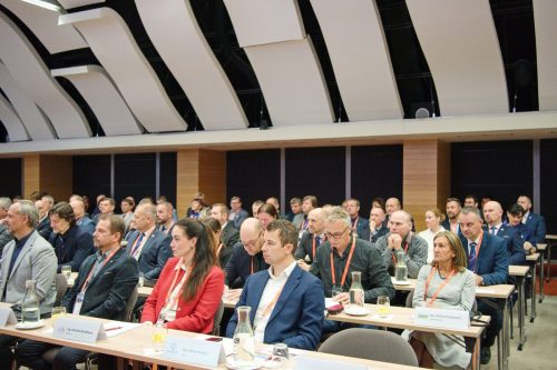 1013-66-SpindleruvMlyn