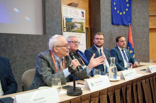 1015-66-SpindleruvMlyn