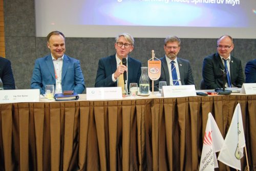 1020-66-SpindleruvMlyn