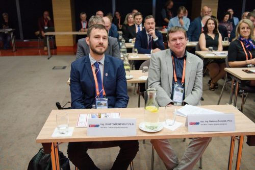 1025-66-SpindleruvMlyn