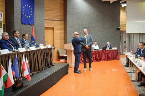 1065-66-SpindleruvMlyn